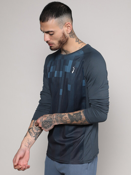 Campus Sutra Men Typography Printed Applique T-shirt