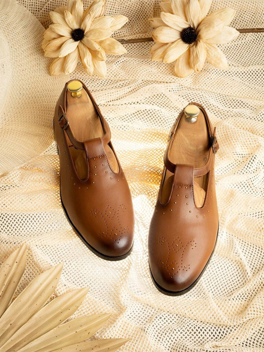 GRIFFIN Men Embellished Shoe-Style Sandals