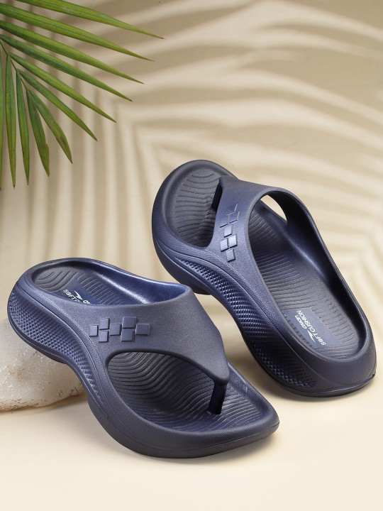 ASIAN Men Textured Clogs