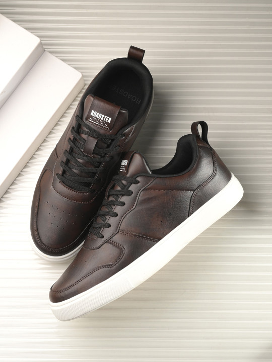 Roadster The Lifestyle Co. Men Brown Textured Comfort Insole Contrast Sole Sneakers