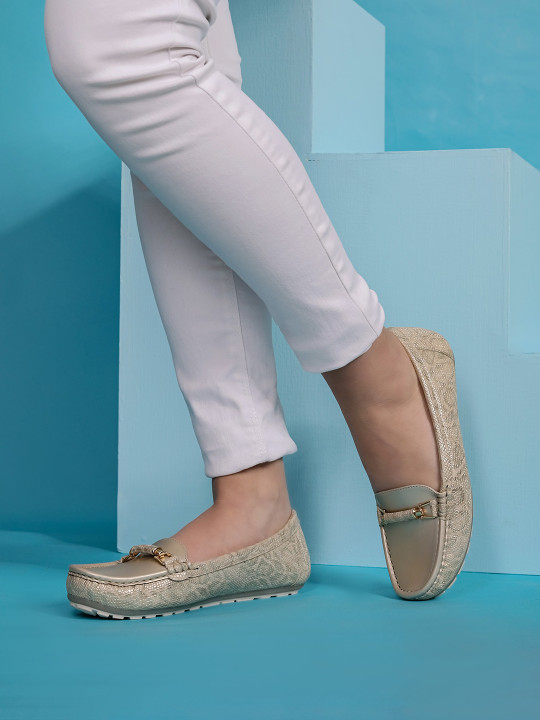 Shezone Women Textured Horsebit Loafers