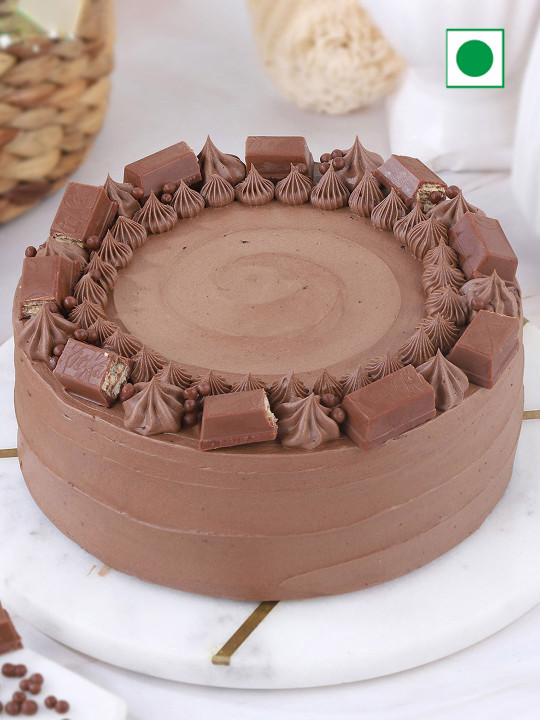 fnp Chocolate Flavor Eggless Heart Shape Cake- 500 Gms