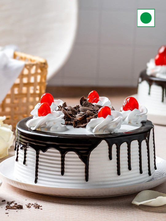 fnp Black Forest Flavor Eggless Round Cake 500gms