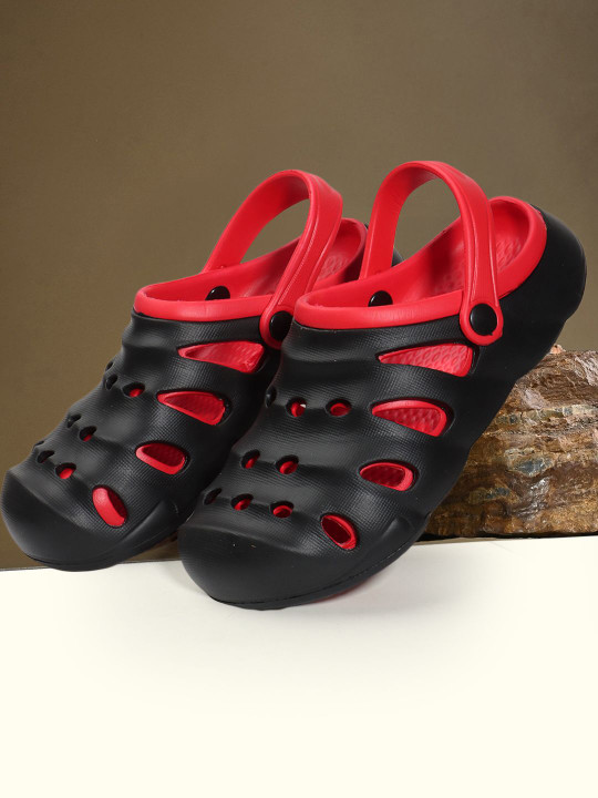 Roadster The Lifestyle Co. Men Black Croslite Clogs