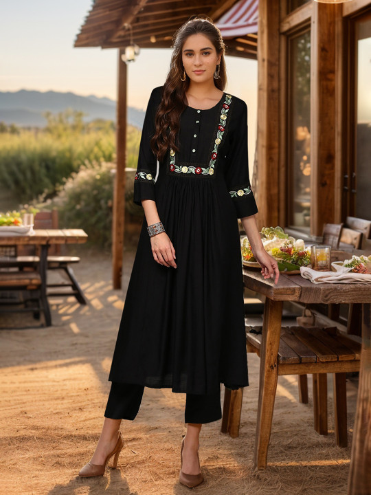 KALINI Geometric Embroidered Kurta