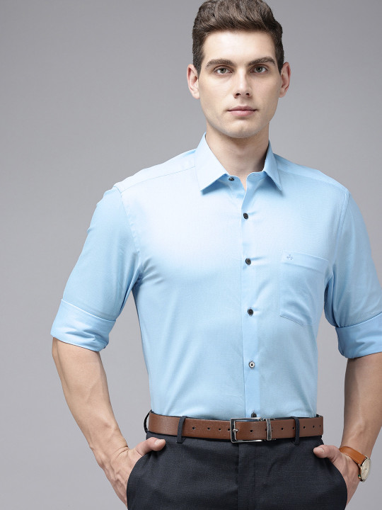 Arrow Pure Cotton Manhattan Slim Fit Self Design Textured Formal Shirt