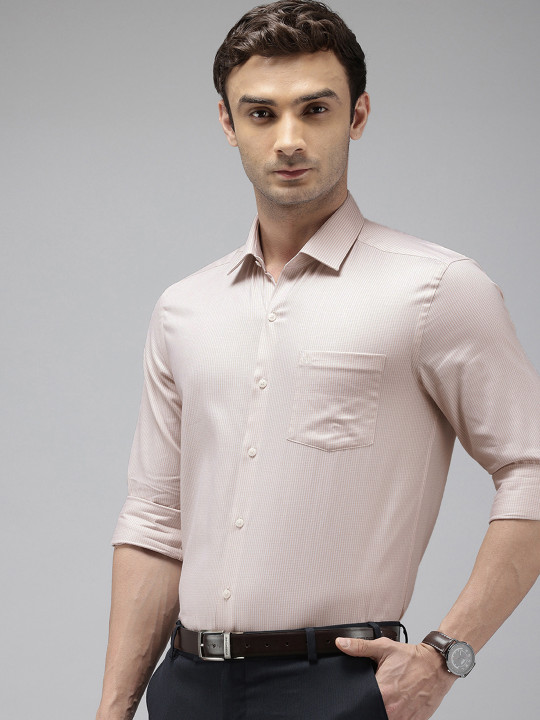 Arrow Pure Cotton Manhattan Slim Fit Self Design Textured Formal Shirt