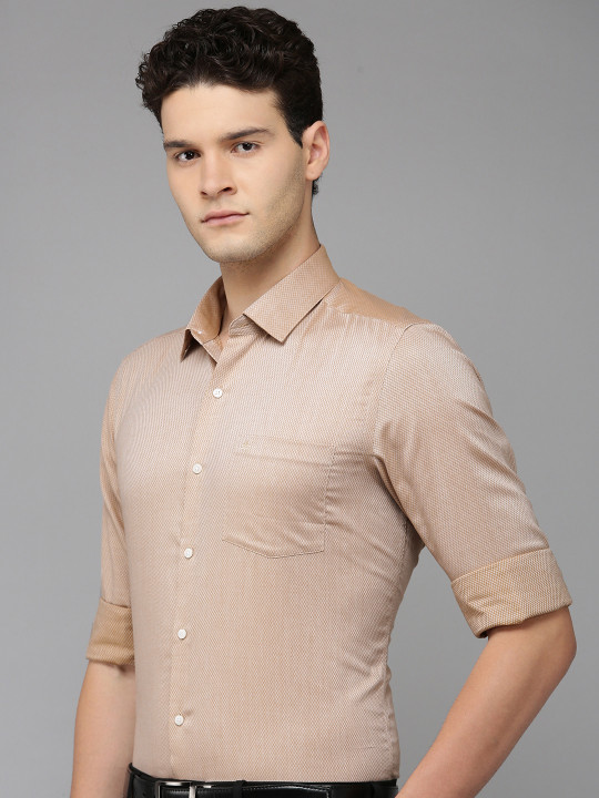 Arrow Men Self Design Manhattan Slim Fit Opaque Pure Cotton Formal Shirt