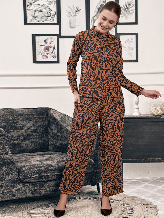 Selvia Abstract Printed Shirt With Trousers