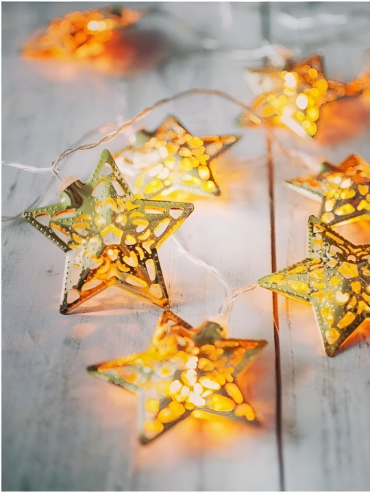 ENORMITY Yellow Star Shaped String Lights