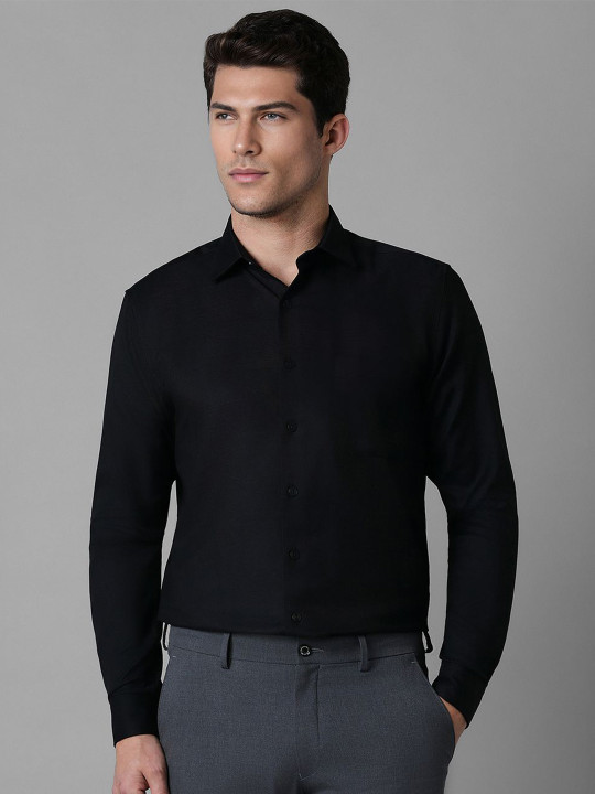 Louis Philippe Men Spread Collar Textured Cotton Slim Fit Formal Shirt