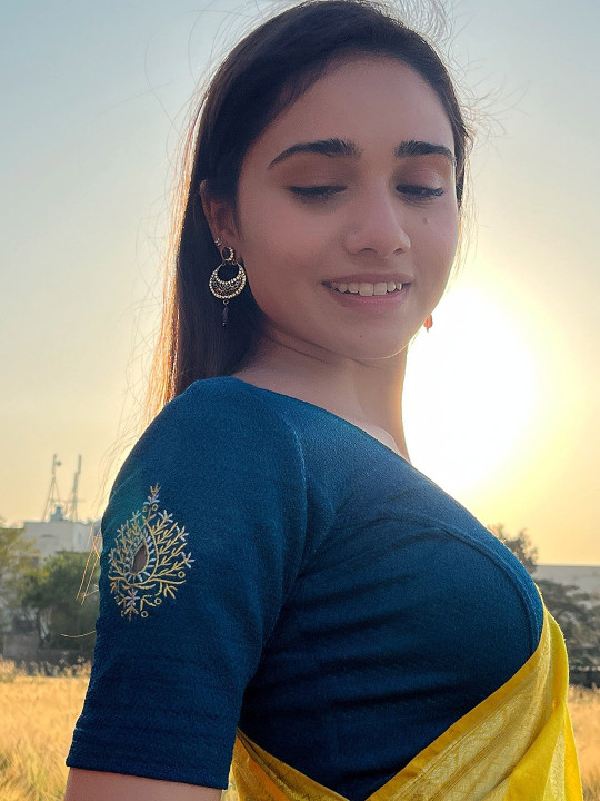 Bindigasm's Advi Embroidered Stretchable Saree Blouse