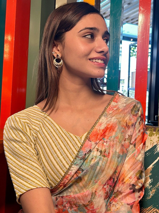 Bindigasm's Advi Self Design Stretchable Saree Blouse
