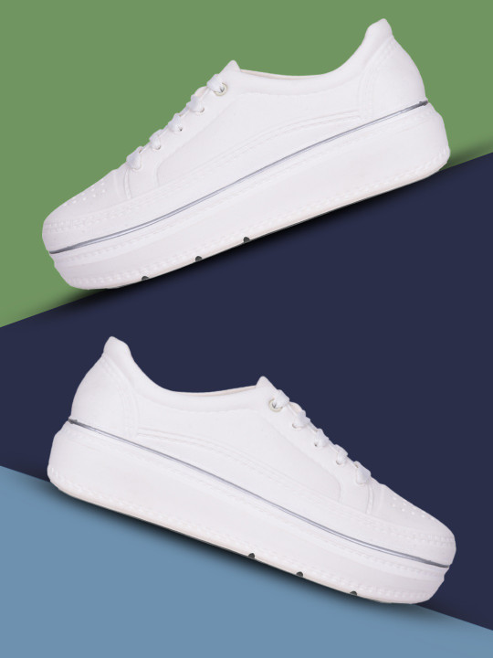 Action Plus Women Lace-Ups Round Toe Sneakers