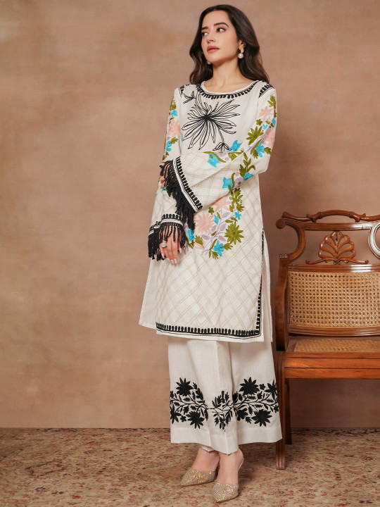 HOUSE OF KARI Floral Embroidered Round Neck Thread Work Straight Kurta With Trousers