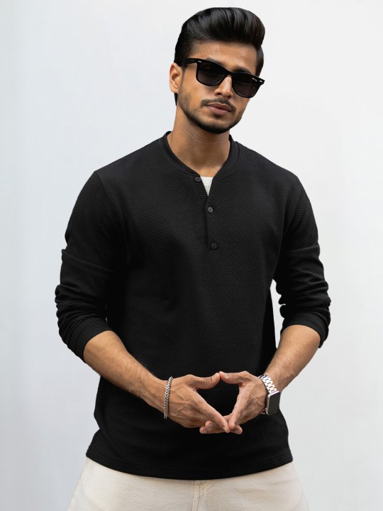 Men Henley Neck T-shirt deal from myntra