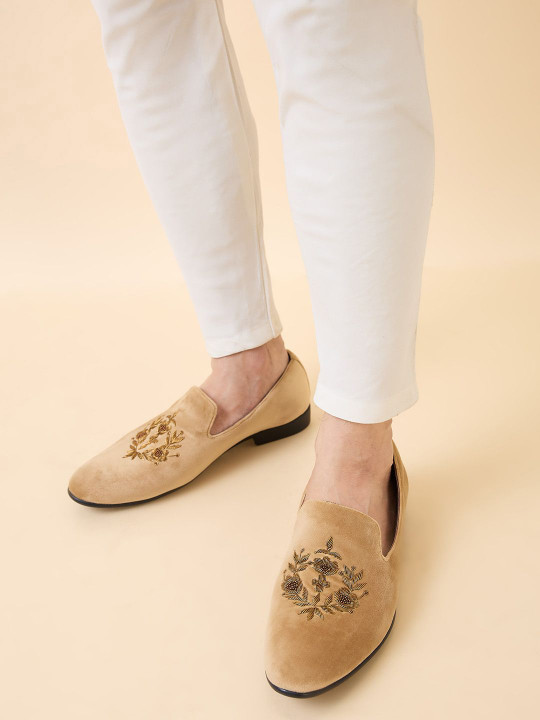 Regal Men Embroidered Slip-On Sneakers
