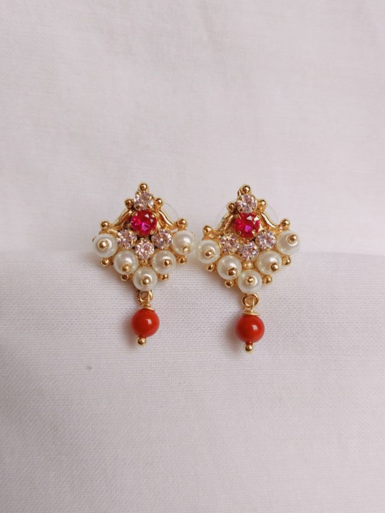 kurdekars divuu Contemporary Studs Earrings