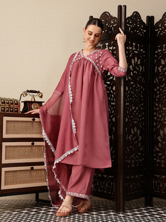 House of Pataudi Floral Embroidered Sequinned Jashn Kurta with Trousers & Dupatta