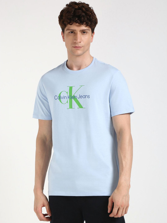 Upto 70% Off On Calvin Klein Clothing.