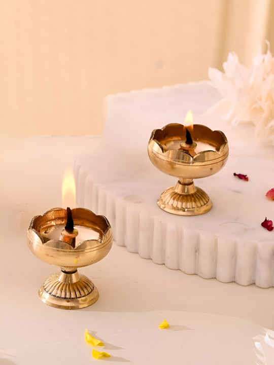 CraftVatika Floral Brass 2 Piece Easy to Clean Diwali Diyas