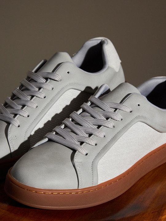 Snitch Men Grey Solid Sneakers