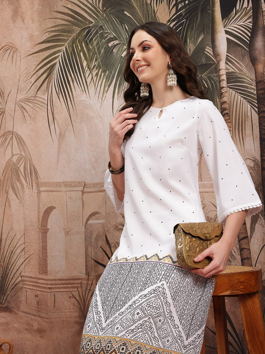 Sangria Women Printed Kurta with Trousers
