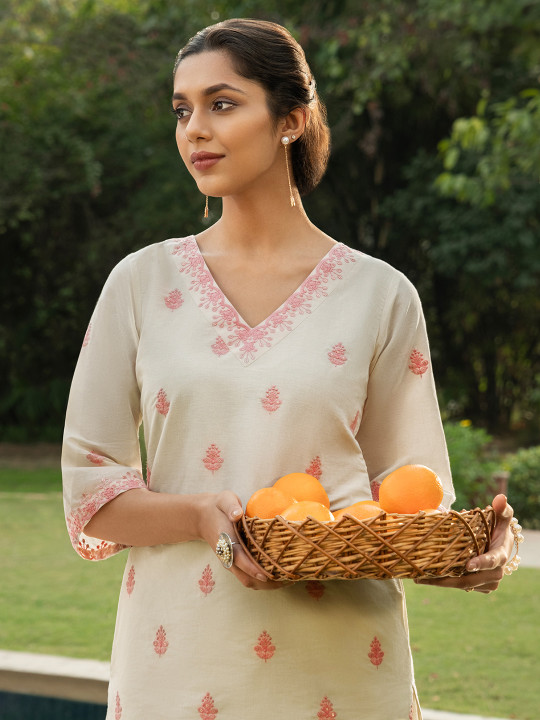 Libas Off White Floral Embroidered V-Neck Thread Work Straight Kurta
