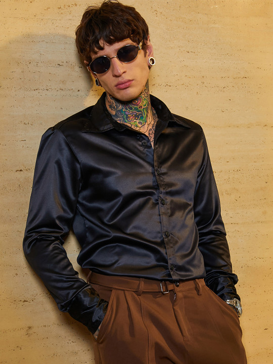 Campus Sutra Men Comfort Spread Collar Long Sleeves Slim Fit Casual Shirt