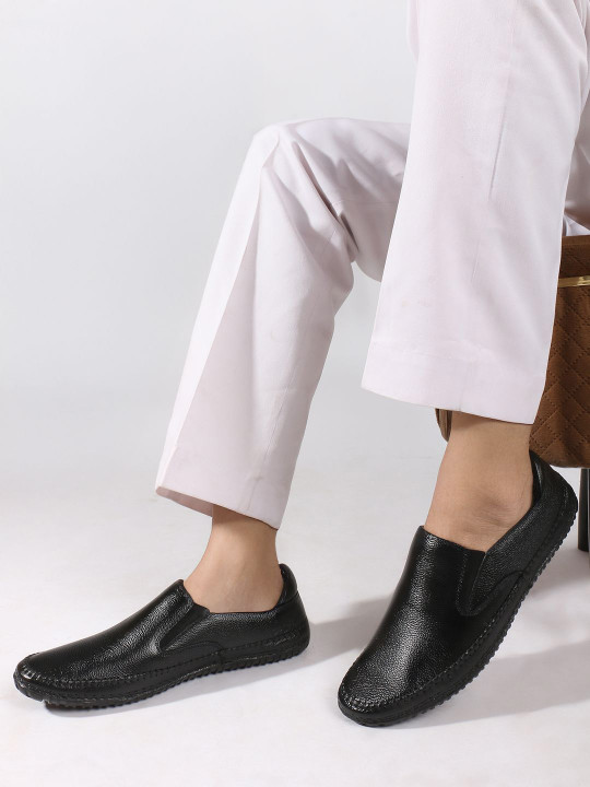 Carlton London Men Textured Leather Lightweight Loafers