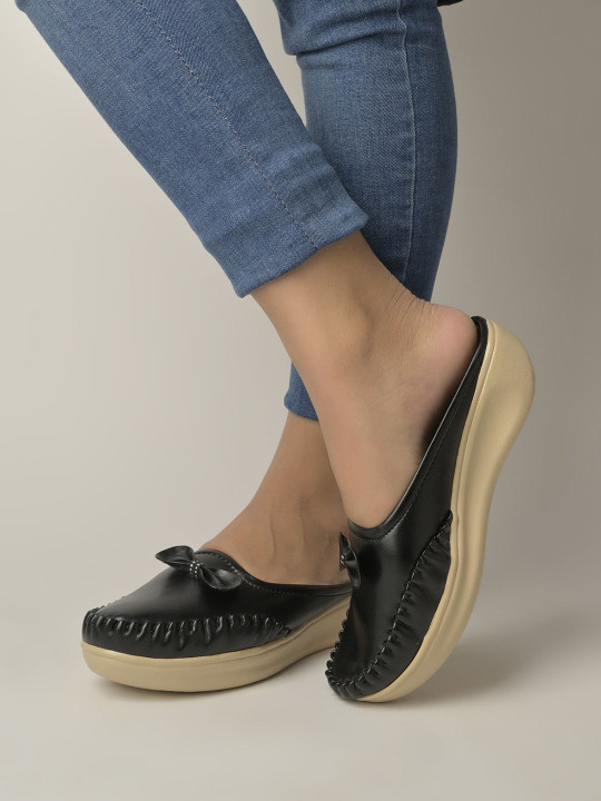 Stylestry Women Round Toe Black Mules