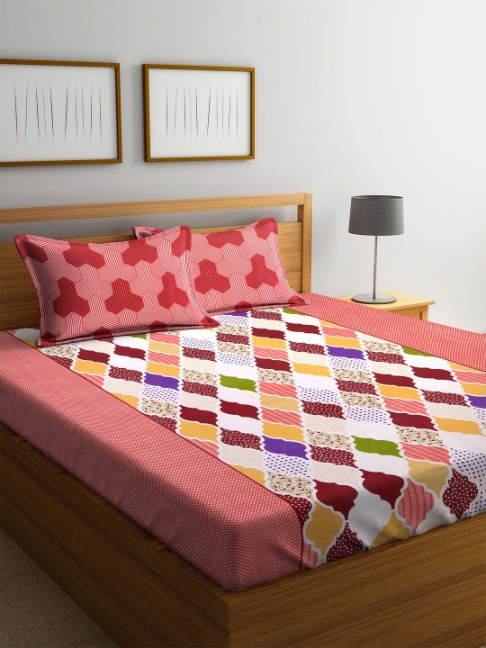 Coral Geometric Flat 160 TC Cotton 1 Queen Bedsheet with 2 Pillow Covers