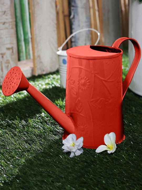 Metal Red Embossed Watercane