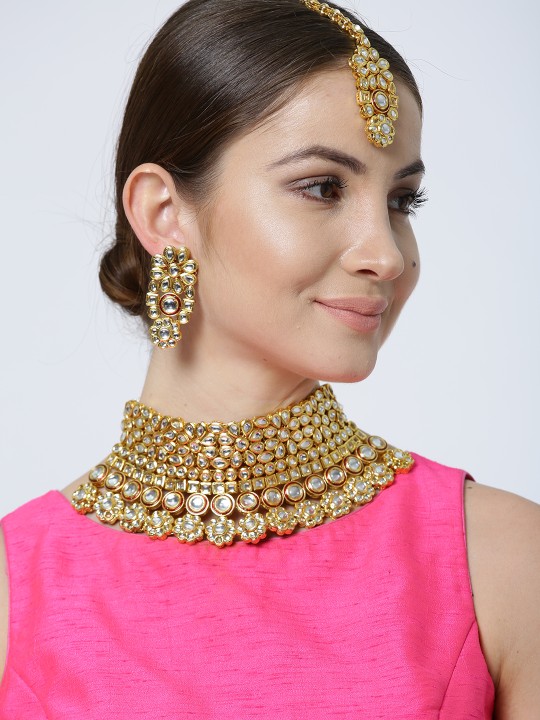 Gold-Toned Kundan-Studded Choker Jewellery Set