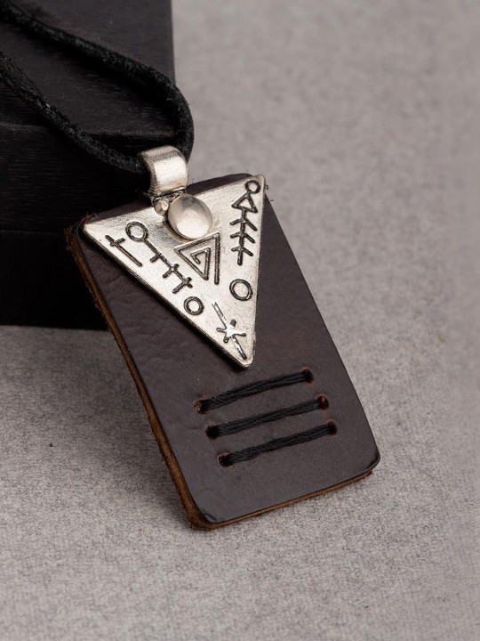Men Silver-Toned Pendant With Chain