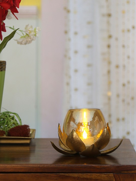 Gold-Toned Floral Round Shaped Candle Holder