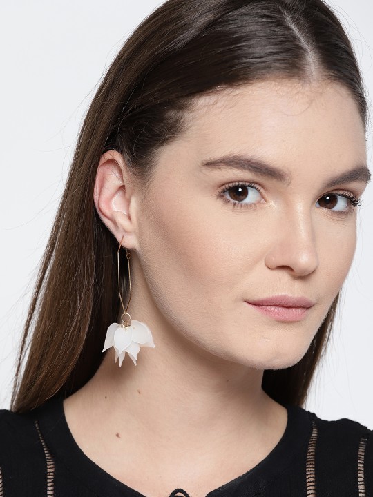 Off-White Gold-Plated Contemporary Drop Earrings