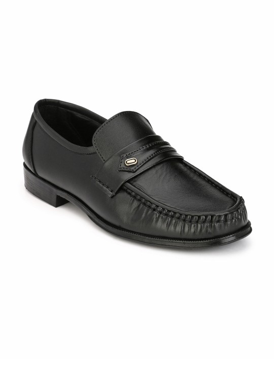 Hirel's MEN Black Solid Loafers 6
