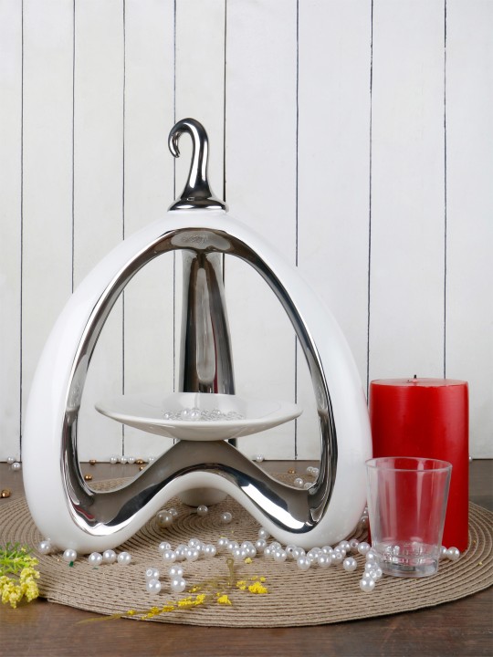 White & Silver Hanging Triangle Candle Holder