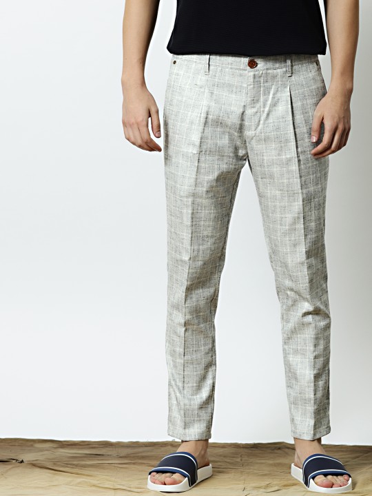 Men Off-White & Navy Blue Modern Pleated Cropped Trousers 34