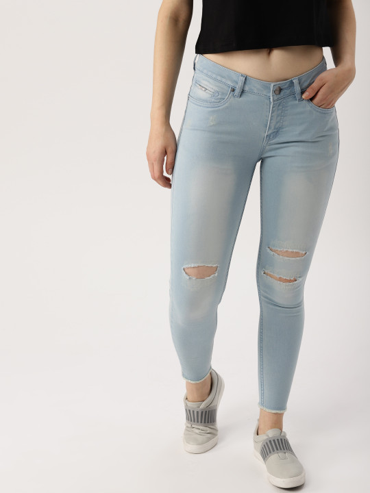 Women Blue Mid Rise Mildly Distressed Stretchable Cropped Jeans 30