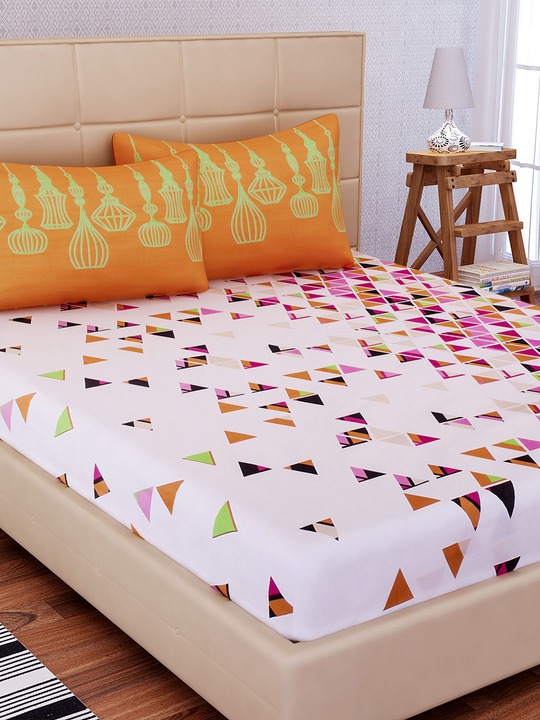 White & Orange Abstract Flat 180 TC 1 King Bedsheet with 2 Pillow Cover