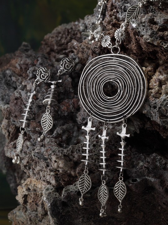 Women Silver-Toned Designer Necklace & Earring Set