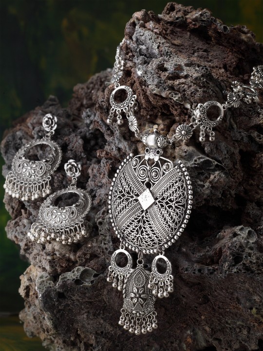 Women Silver-Toned Designer Necklace & Earring Set