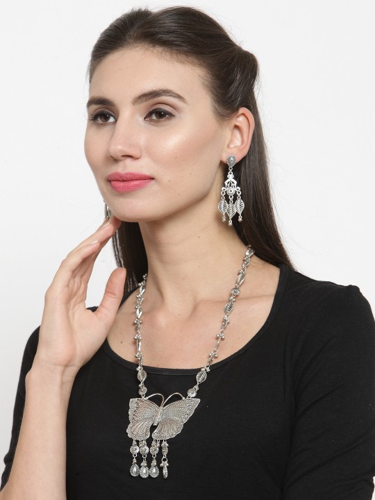 DivaWalk Women Silver-Toned Designer Necklace & Earring Set