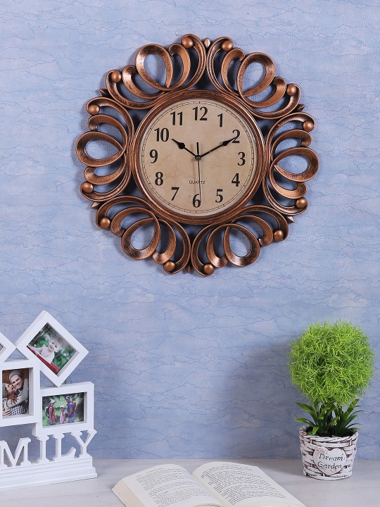 Beige & Copper-Toned Round Solid Analogue Wall Clock