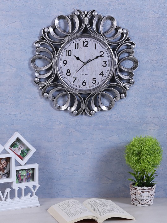 White & Oxidised Silver-Toned Round Solid Analogue Wall Clock