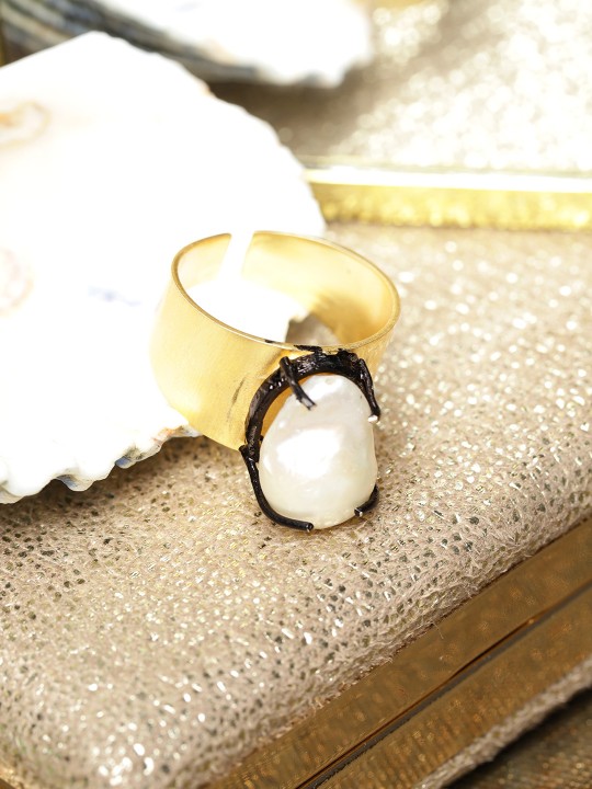White Gold-Plated Onyx-Studded Handcrafted Adjustable Finger Ring