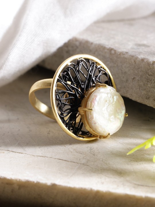 Black & White Gold-Plated Onyx-Studded Handcrafted Adjustable Finger Ring