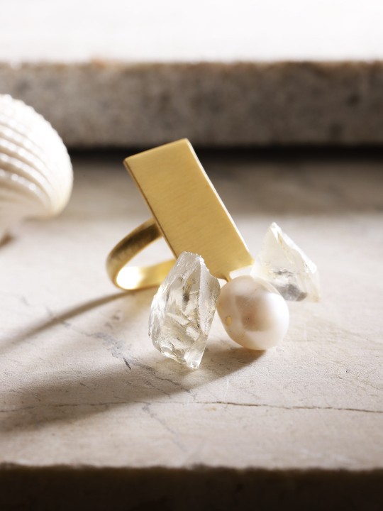 Off-White Gold-Plated Onyx-Studded Handcrafted Adjustable Finger Ring